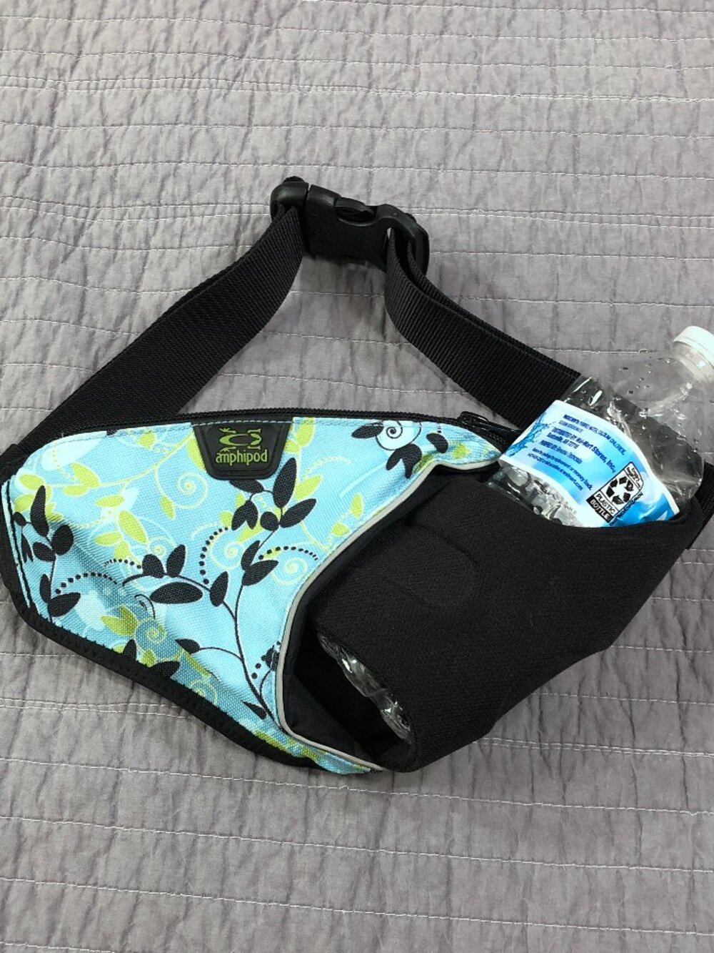 Amphipod Hydration Running Belt Black Blue Floral Leaf Pattern Zippered Pocket